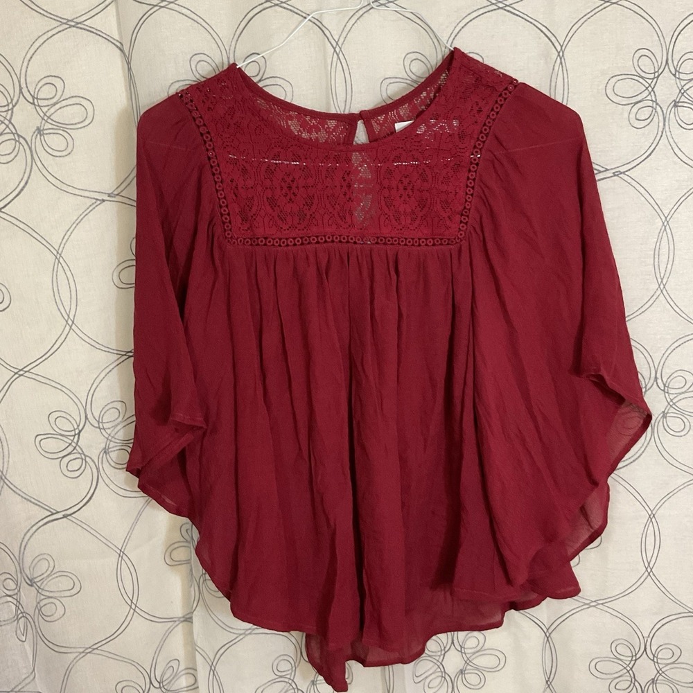 Women's Fever‎ Maroon Top With Lace Size Medium  Bell Sleeves